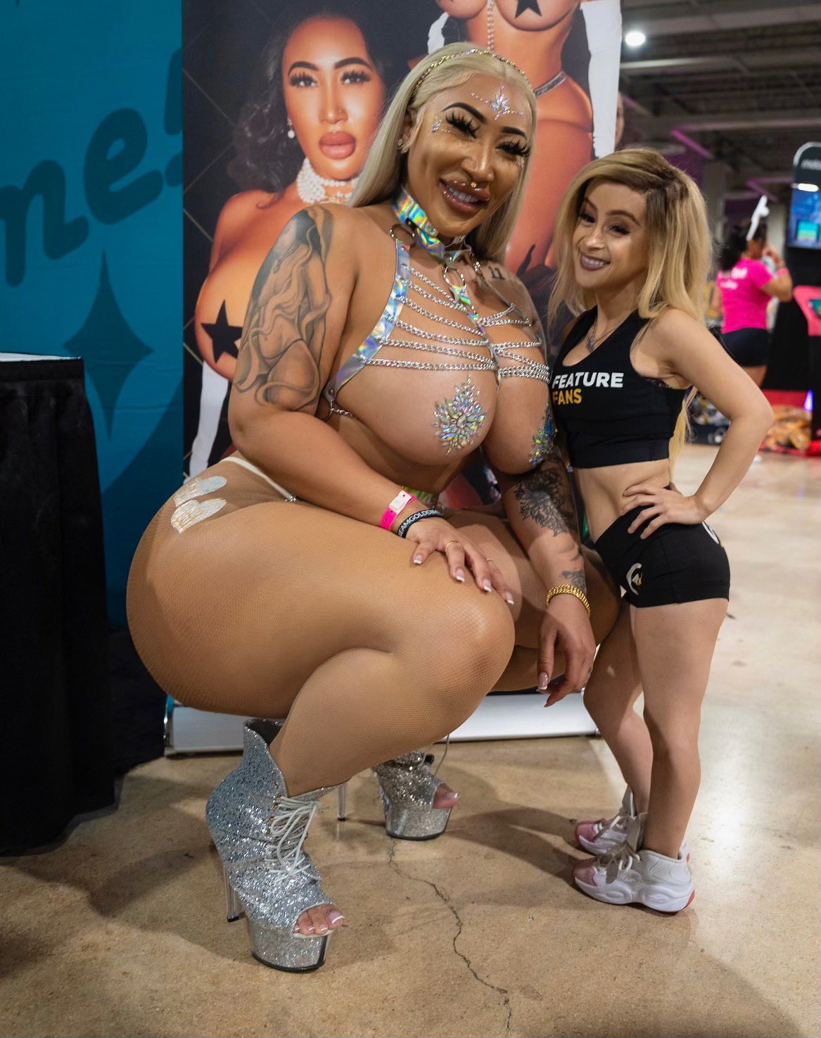 TOKYO DRIFT on X: SAFE TO SAY IM A GENTLE GIANT ..ALL VIDEOS WILL BE ON MY  ONLYFANS FROM THE EXPO t.cosDp5TzcdT9 t.coHzo5ukrB4i  X