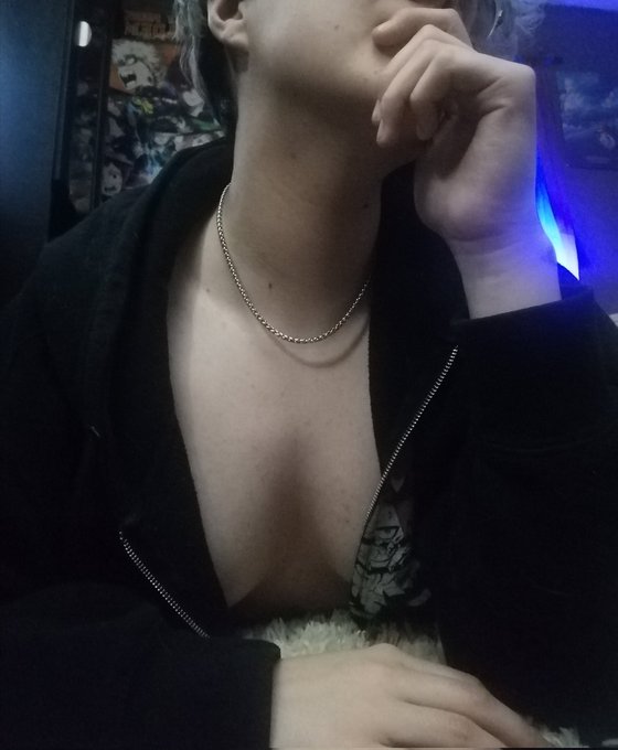 A small treat for you 😉 #nsfw https://t.co/fCzsmdQl5n<a href="/tag/nsfw"class="tags">#nsfw</a>