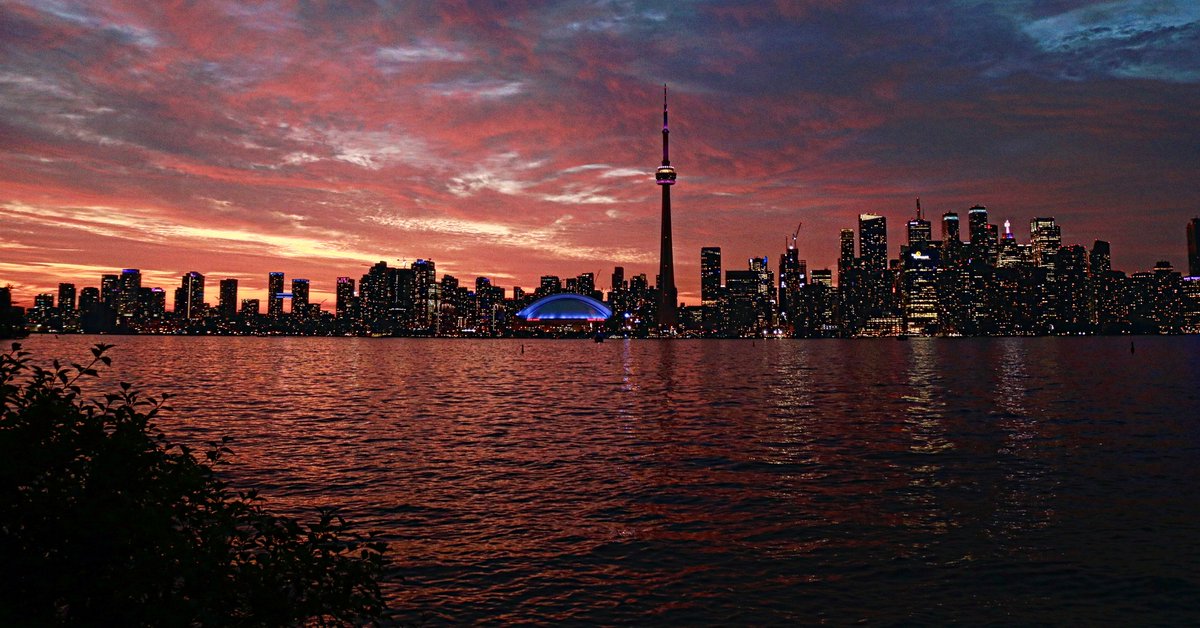 SuchateMadahar's tweet photo. #photography #photoshoot #photographer #cityphotography #cityoftoronto #torontoontariocanada #torontophotographer #torontophotography #torontophoto #canon #canonphotography #canonphotographers #canonphotos #canonrebel #canonrebelt6i #canonrebeleost6i #camerashoot https://t.co/7OHXzDPmZy