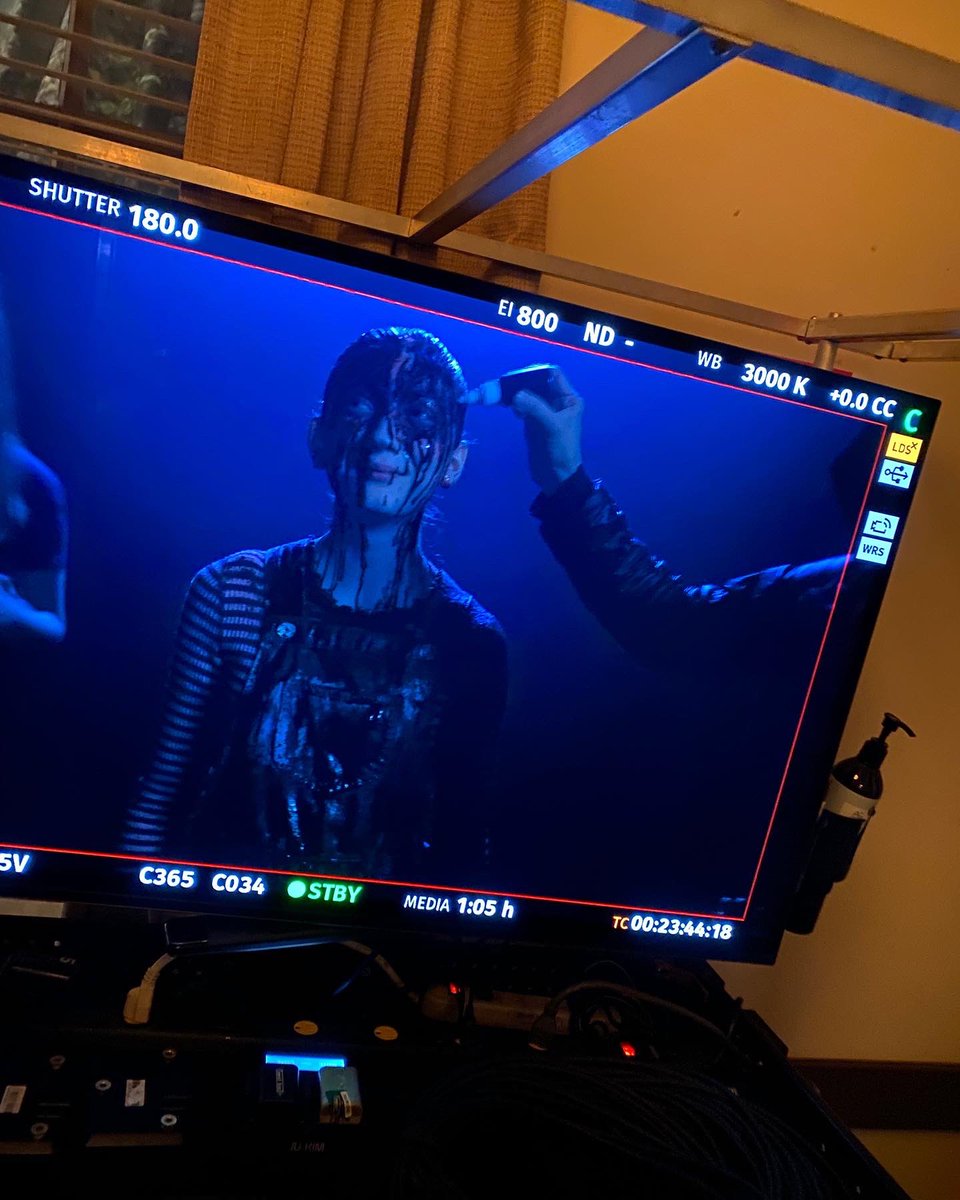 hannah_bos_'s tweet photo. I spent 4 hours in hair and makeup for this amazing dark  scene and loved every minute of it. Behind  the scene, hair and makeup team worked so hard!! 

It’s out S6 Ep: 620 “Return to Rivervale”

Follow me on IG for more hannah_bos_official 
#youngbetty #lilireinhart https://t.co/LjTLsy3hru