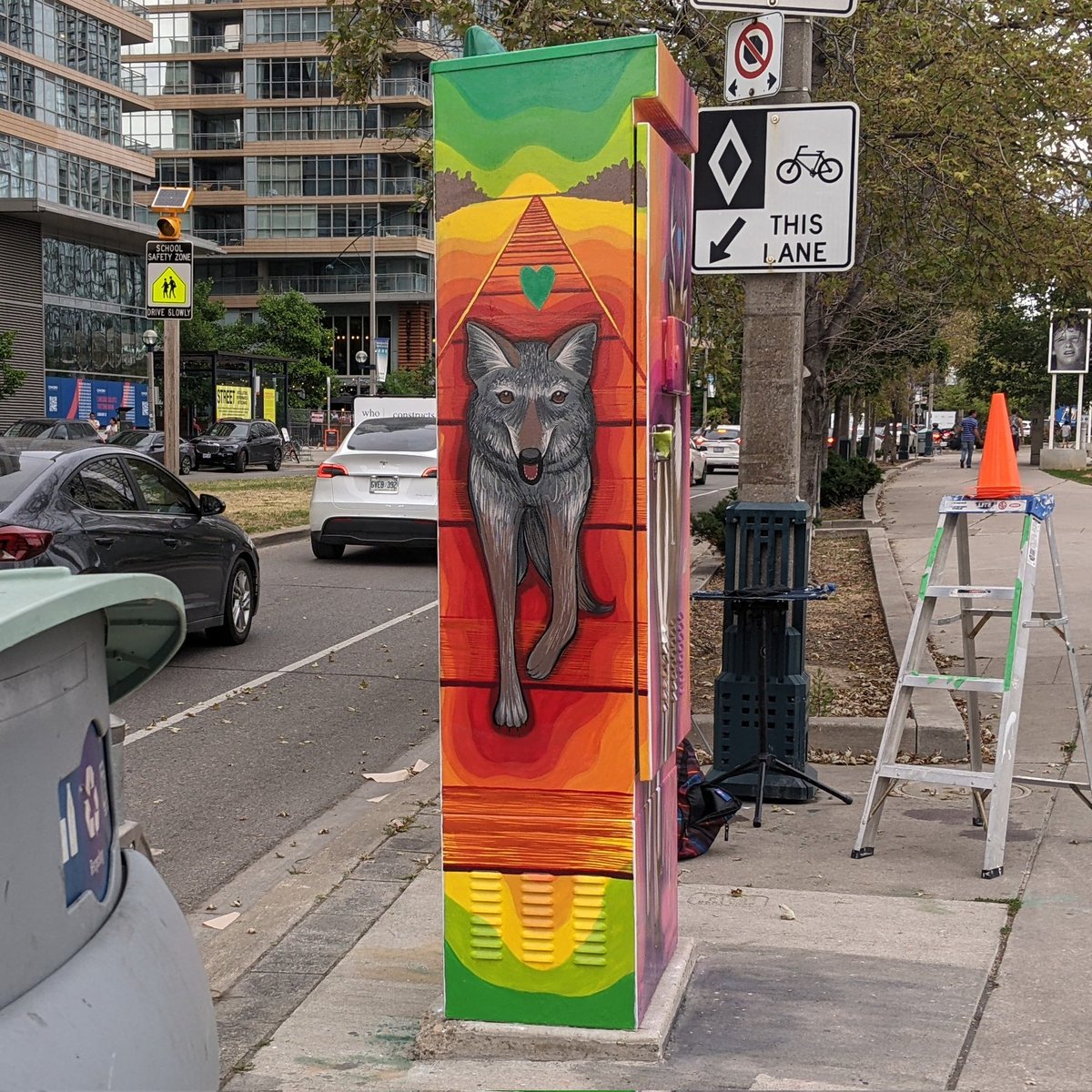 cymatiste's tweet photo. Thank you so much! Here it is!
Love Letter to Toronto Wildlife
front: white-tailed deer
right: daredevil raccoon
back: peregrine falcon
left: coyote https://t.co/wvA0CzkKkS