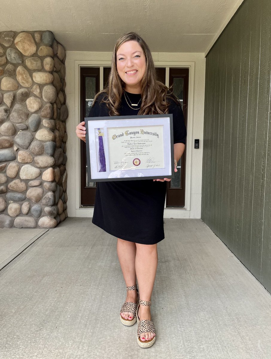 Amber Anderson tweet media