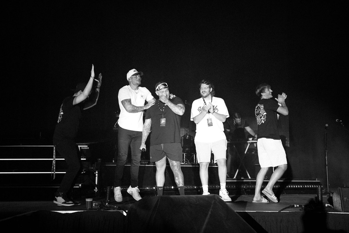 timthetatman's tweet photo. I’ll remember this tailgate forever… all I can say is thank you❤️ https://t.co/xbLGXYQr35