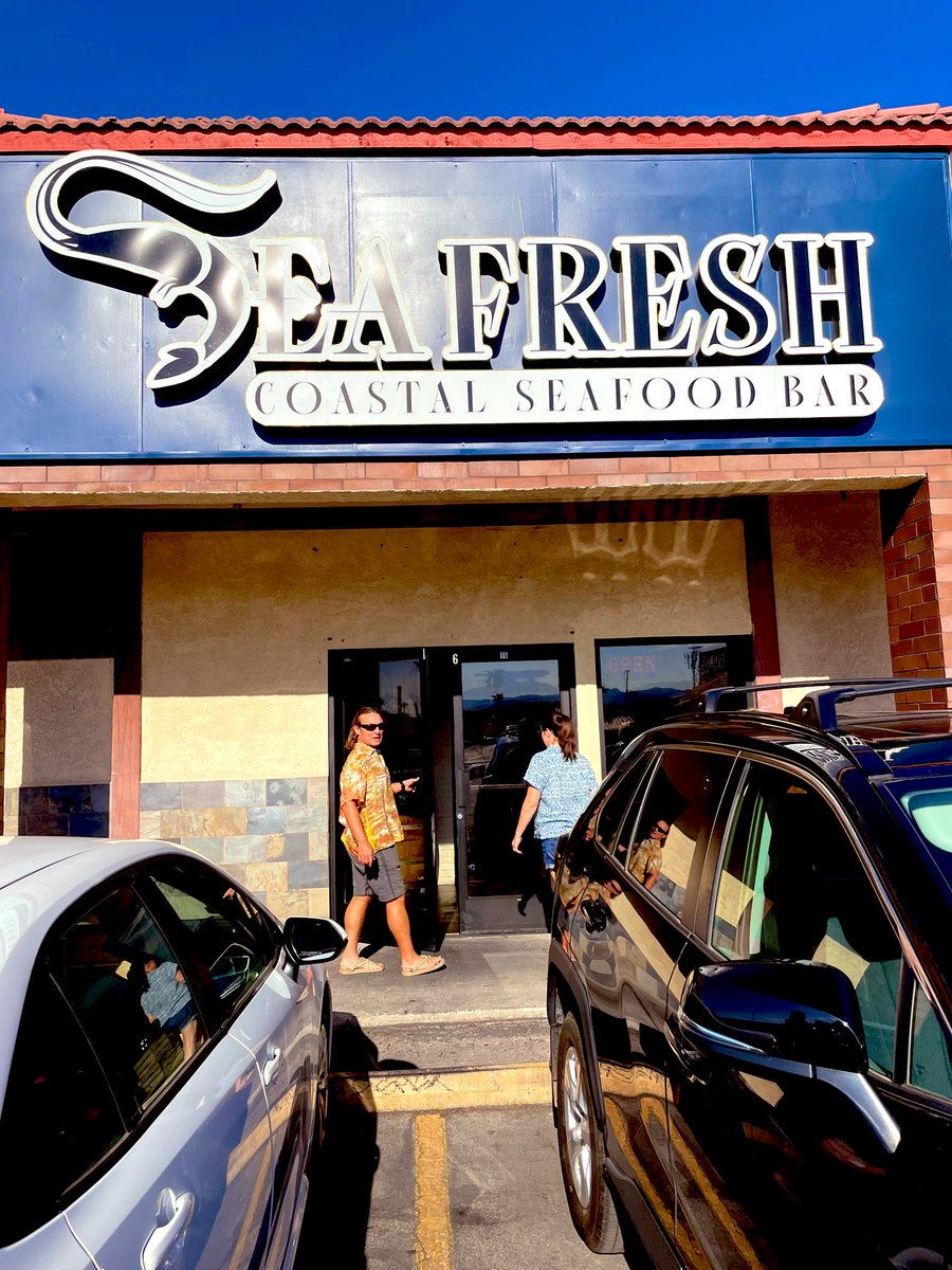 eatinglasvegas's tweet photo. Jimmy Li is about to raise the Seafood Stakes in #Chinatown. #SeaFresh #LasVegas 🍤🐠🐟🦞 https://t.co/qTITnc9u4o
