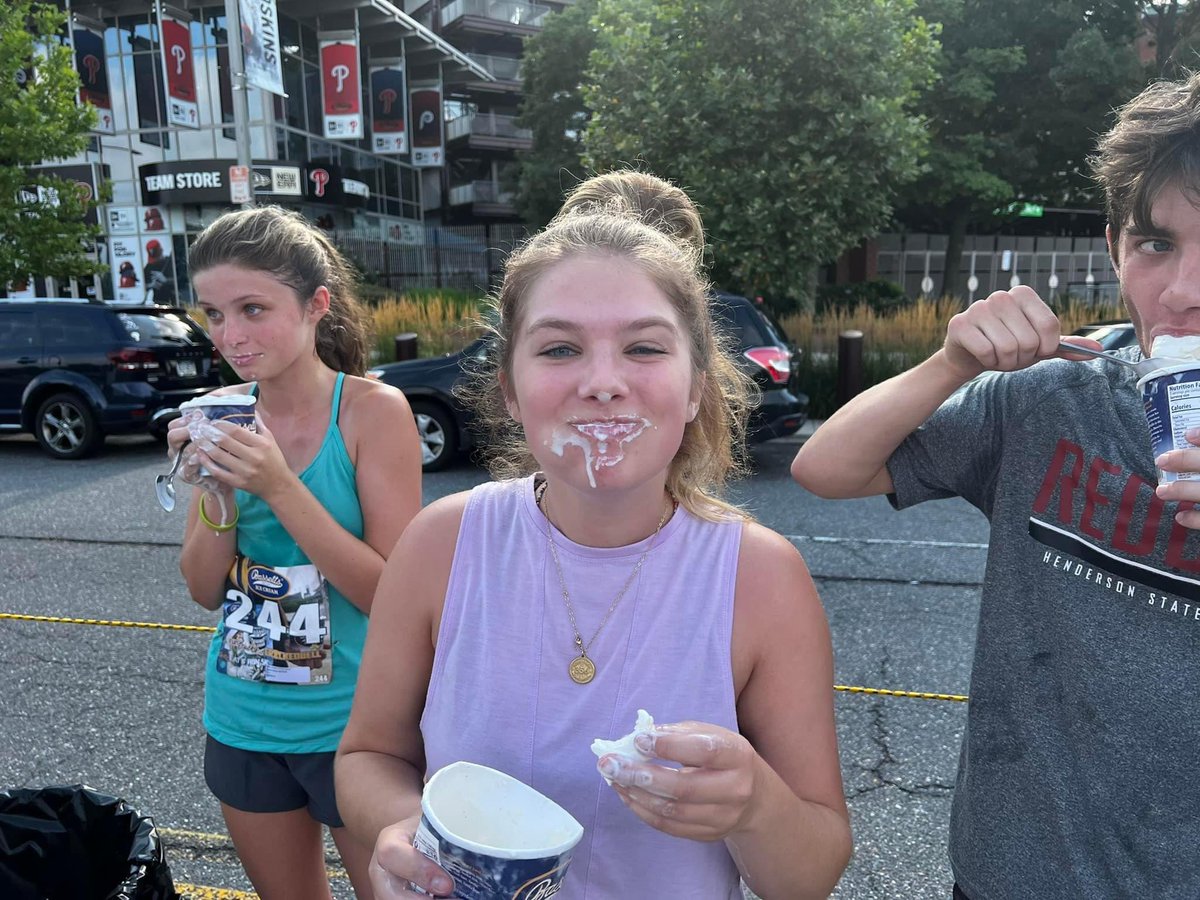 bassetts_ic's tweet photo. National Ice Cream Day was FUN

-Annual Bassetts Eat &amp; Run 5k World Championship 
-Special Bassett family gathering and memorial at Mount Mariah Cemetery https://t.co/hX477ZcbOk