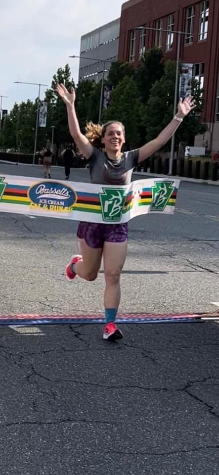 bassetts_ic's tweet photo. National Ice Cream Day was FUN

-Annual Bassetts Eat &amp; Run 5k World Championship 
-Special Bassett family gathering and memorial at Mount Mariah Cemetery https://t.co/hX477ZcbOk