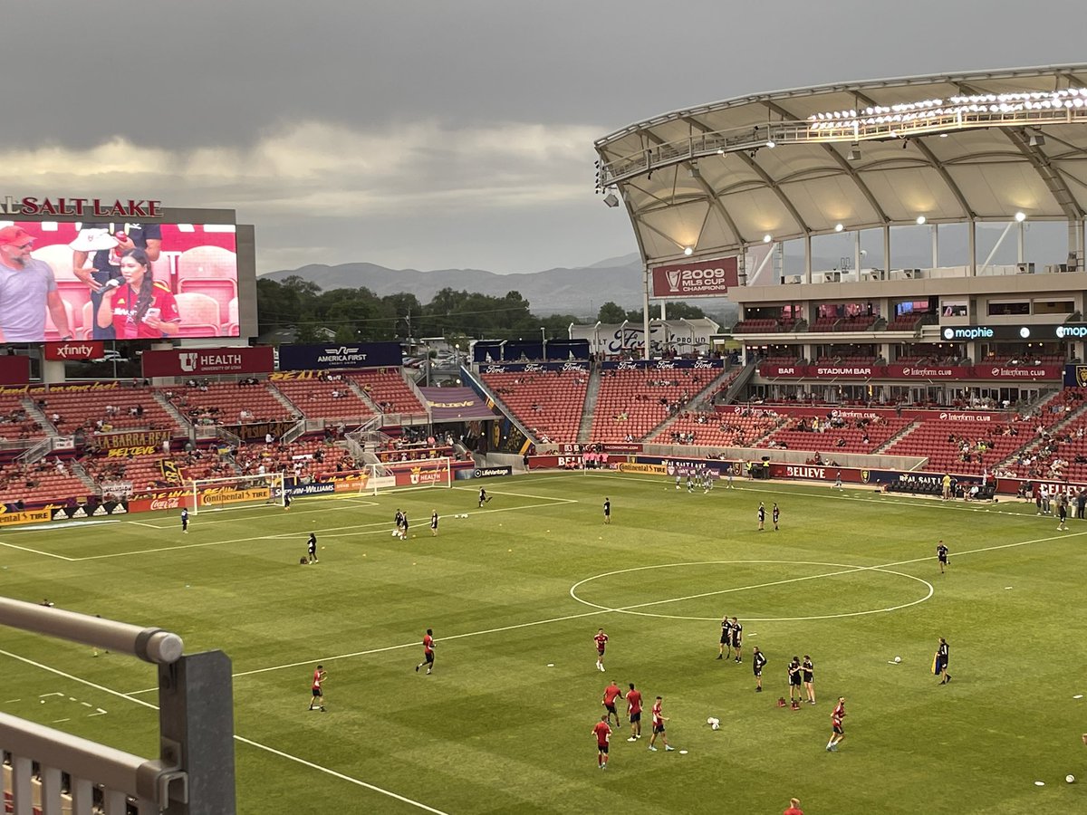 #Roadron support!! <a href="/SportingKC/">Sporting Kansas City</a> <a href="/KCCauldron/">The Cauldron</a> 

<a href="/john_pulskamp/">John Pulskamp</a> standing strong 💪!!