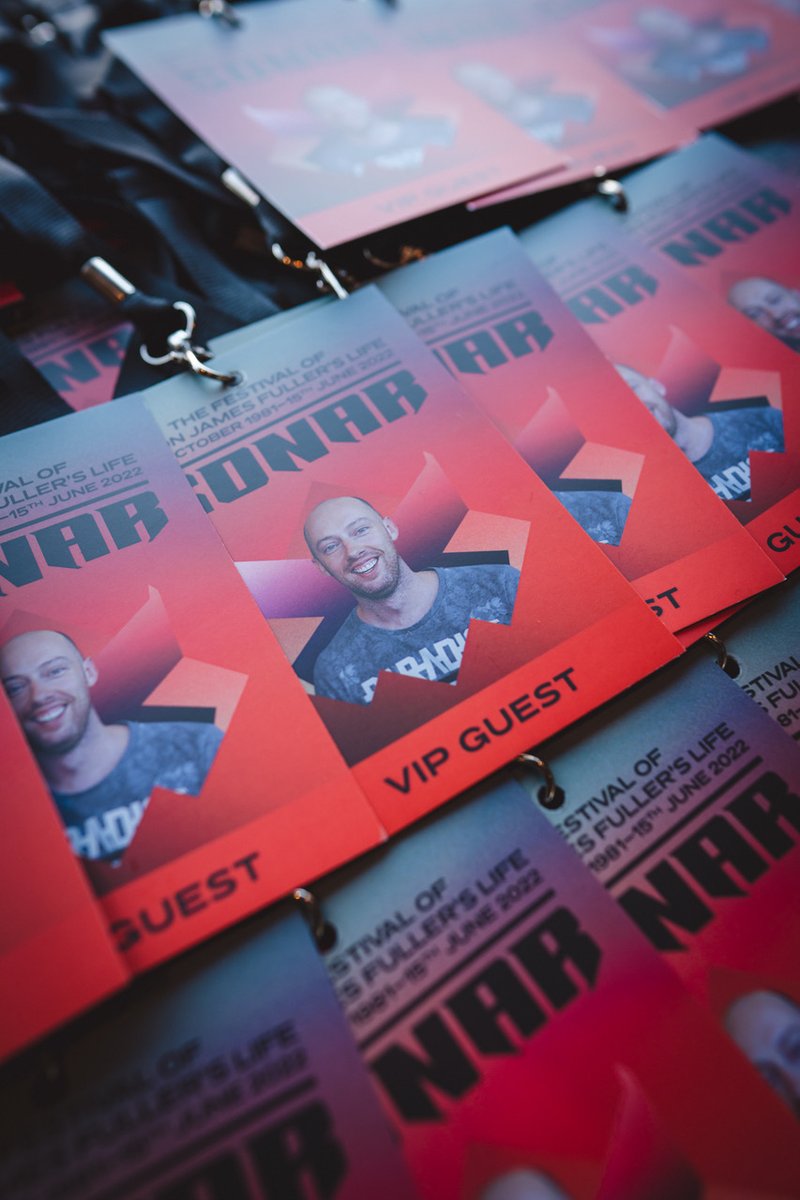 Custom Nike Air Max trainers were placed on a black coffin with Dj Sonar spray-painted on the lid. Family and friends of Simon, also known as DJ Sonar, had gathered to say goodbye.
Find out how we're personalising funerals.
picaluna.com
(02) 9067 9557