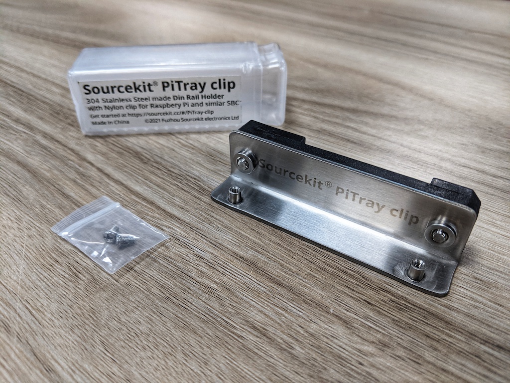 BG5USN's tweet photo. For early birds, instead of waiting for official/3rd-party closure for #Up4000, you could just buy some #PiTray clip to get safe mounting. https://t.co/88IXEODRG0 @dfrobotcn https://t.co/O9kKIrm7nx