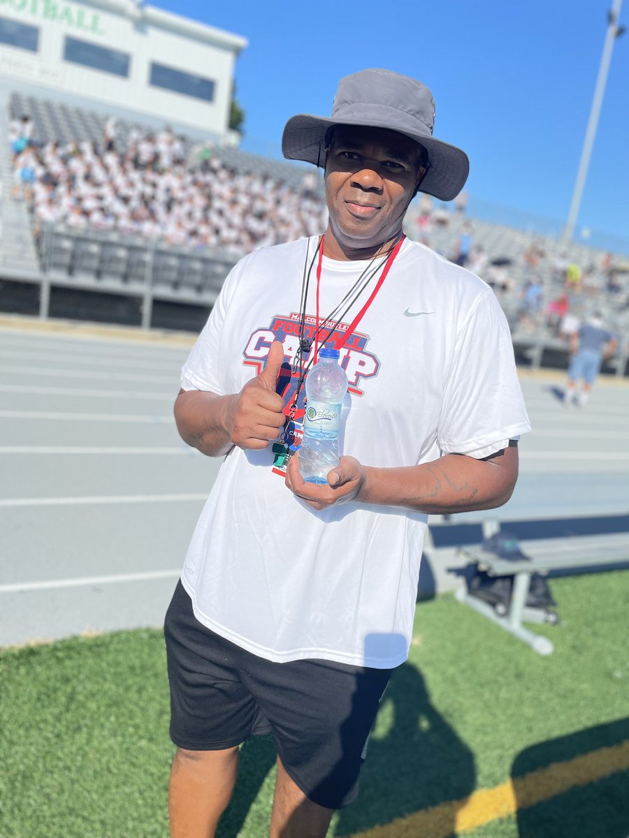 msmdistributor's tweet image. #MalcolmButler FootBall Camp Hydrated with the world best water @eleven86water &amp;amp; @eleven86msm 🥶🥶🥶🥶🥶🥶🙌🏾🙌🏾💙💙💧💧💧💧 #mississippi #explore #explorepage #blackownedandoperated