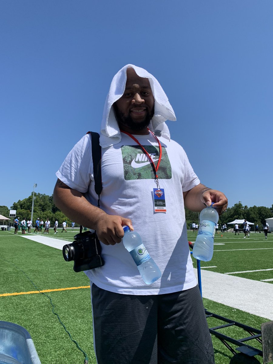 msmdistributor's tweet image. #MalcolmButler FootBall Camp Hydrated with the world best water @eleven86water &amp;amp; @eleven86msm 🥶🥶🥶🥶🥶🥶🙌🏾🙌🏾💙💙💧💧💧💧 #mississippi #explore #explorepage #blackownedandoperated