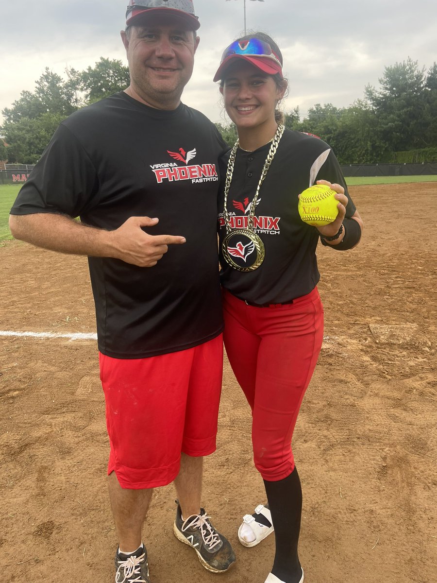 SO proud of our <a href="/SydneyBlewett/">Sydney Blewett</a> for her 2 run 💣in the Championship game in the <a href="/GlorySOC/">Glory Strikeout Cancer Invitational</a>!  The Golden Arm is proud!!  💪@fastpitch_06