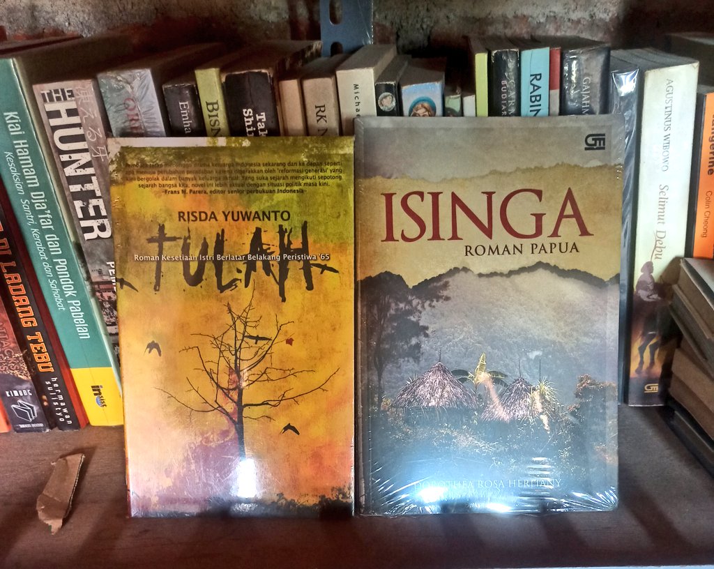 theKumajas's tweet photo. Hisfic dan Roman:

1. Tulah - Risda Yuwanto ( 65k )
Berlatar peristiwa 65
2. Isinga - Dorothea Rosa Herliany ( 75k )
Sebuah roman dari Papua https://t.co/BUuFe9pvtg