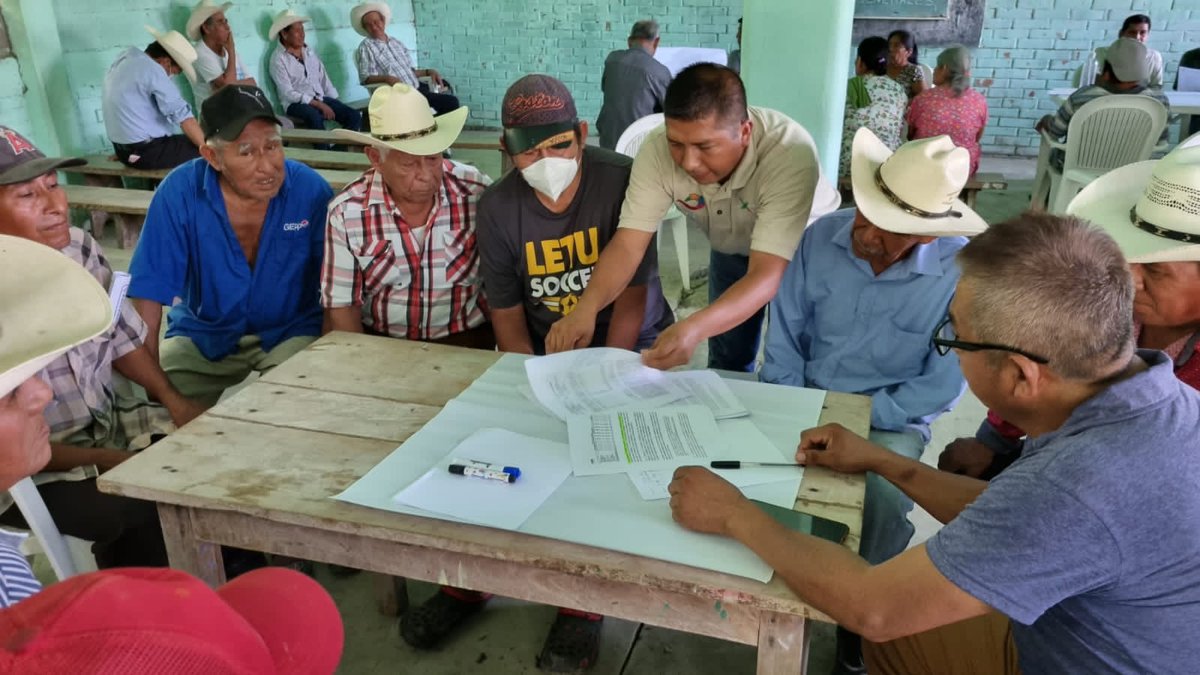 CongresoEdoSLP's tweet photo. #Consulta a Pueblos y #ComunidadesIndígenas y #Afrodescendientes en comunidades del municipio de #Tanlajás
#ElApando #Mante #LaArgentina #Monek https://t.co/DpB8hrXJZl