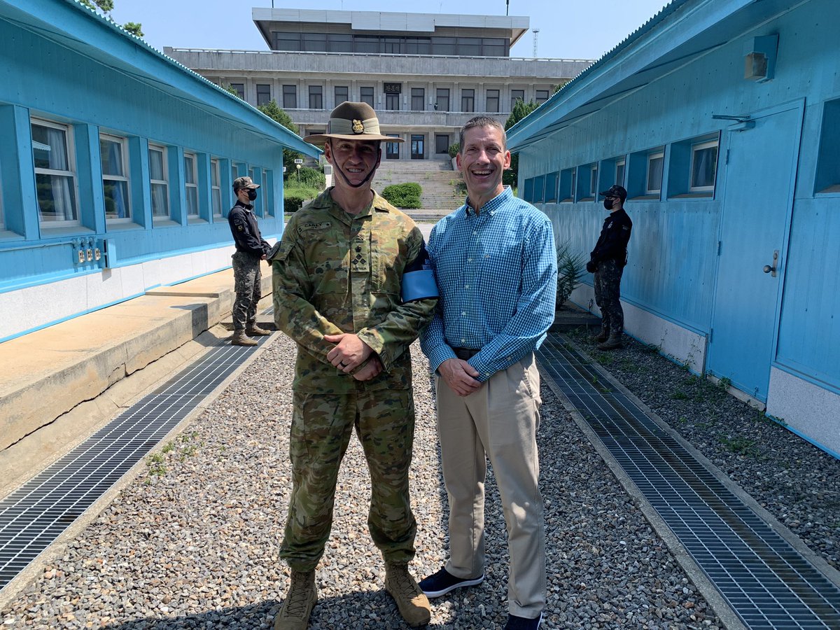 JohnCareyAUS's tweet photo. Privilege to escort Lt Gen Robert Skinner, USAF & former🇺🇸U.S. Governors & Congressmen at the Joint Security Area. Great work as always by @UNCSB_JSA @UN_Command 🇺🇳#JSA #DMZ #InFrontofThemAll #UnderOneFlag https://t.co/HblhrJZHT9