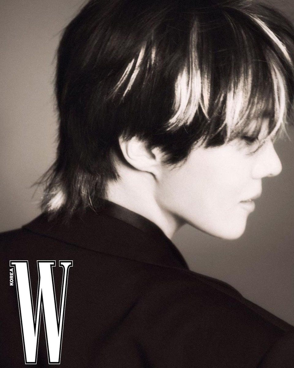 kkukstudio's tweet photo. hobi’s side profile is beautiful https://t.co/AgbIdXwHXq