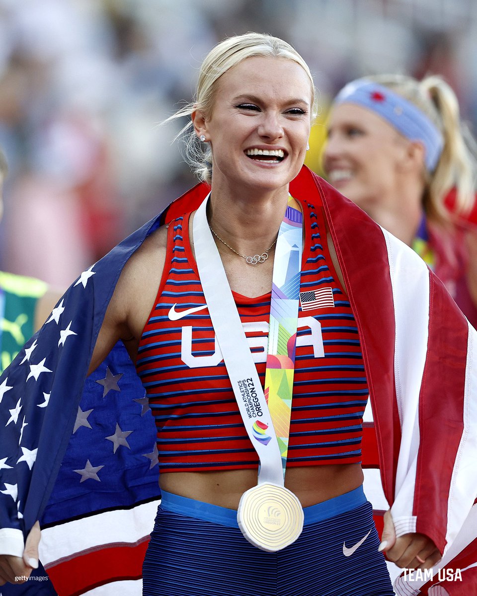 TeamUSA's tweet photo. Olympic champ ➡️ World champ 🥇

@ktnago13 x #WCHOregon22 https://t.co/BgCeSgZvV8