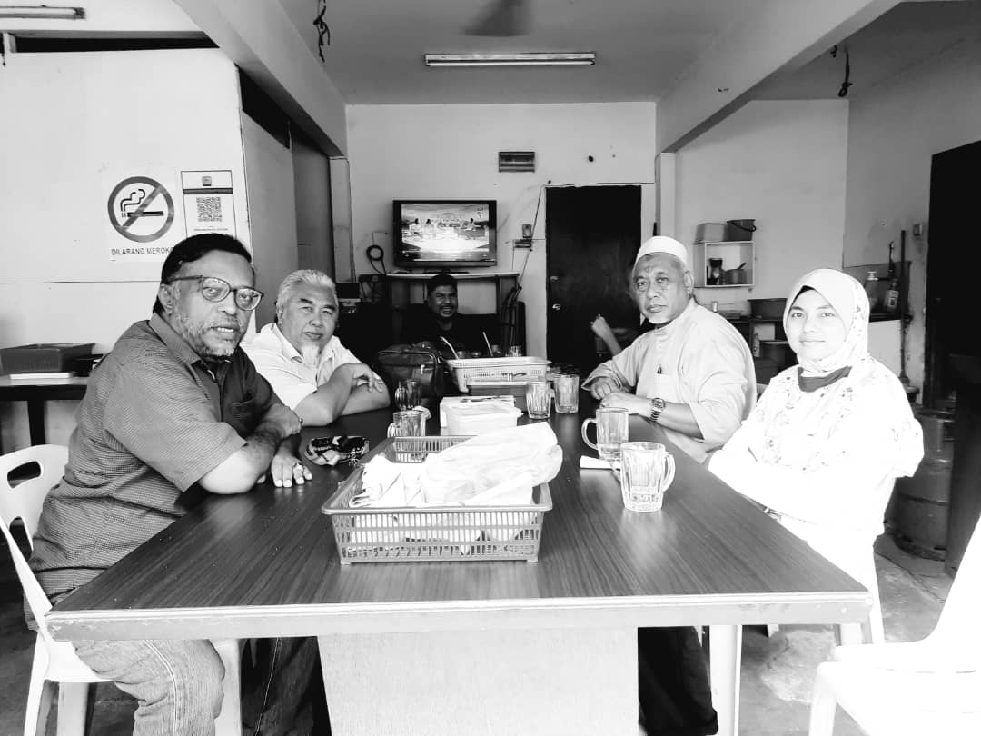 halalekonomiTV's tweet photo. Ramai alert ttg food security insufficient, kami di pula usaha bawa isu halal food security, yg mana ekosistem industri halal masih berlubang2, ada unlinked resources dan sub-sektor yg memberi banyak peluang kpd usahawan. Jika berminat, meh join kami #halal #foodsecurity https://t.co/TPfxMq7hfI