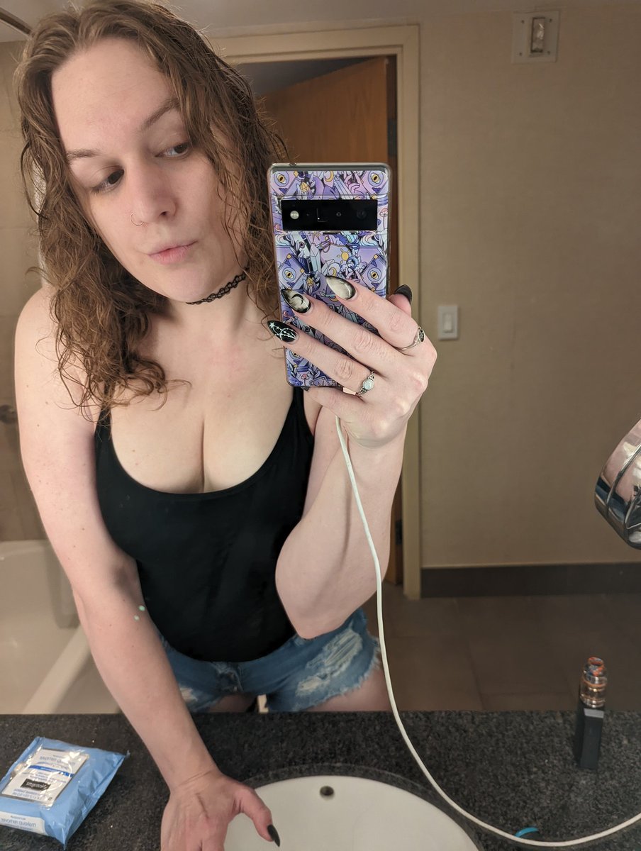 xLocklynn's tweet image. For those that missed my post on other socials, I just wanted you all to know that I love you all very much, I appreciate each and every one of you, I feel way less alone with you in my lives 🖤🏳️‍⚧️💋 ilyvm

#nomakeup #nofliter #transempowerment #transrights #TransIsBeautiful #tlm