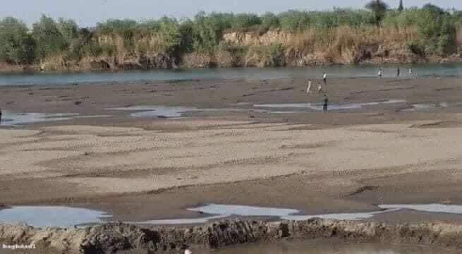 HosodaG's tweet photo. من #علامات_الساعة الصغرى
Prophecy about The Minor Signs of the Hour 1400 years ago
Hour= #Judgment_Day
#Euphrates = River in Iraq
Prophet Mohammed (peace and blessings be upon him) said: https://t.co/58HN6921lQ