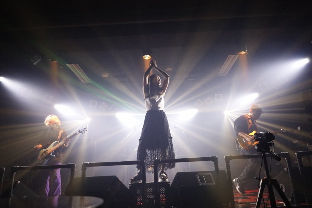 aster_io's tweet photo. 【livephoto】2022.07.16@立川BABEL
thank you!!
pic by. スグル(@sgrlynx)
Next→2022.8.14 立川BABEL
#japan #tokyo #shinjuku #asterforio #aster #for #io #new #band #electro #rock #electronicore #music #live #拡散希望 #立川 #tachikawa #babel
#photo #livephoto #camera #art #girlsband https://t.co/M3OrXZF4ap