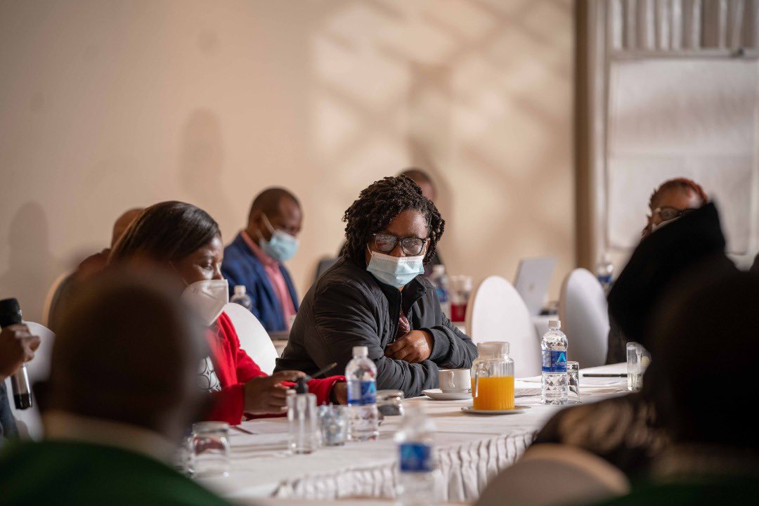 WHO_Zimbabwe's tweet photo. #HappeningNow: @MoHCCZim    genomic sequencing debrief meeting to share findings and recommendations from the situation analysis of #COVID19 genomic surveillance capacities in Zimbabwe conducted last week. The exercise is being supported by @WHOAFRO https://t.co/BfSsx9TRhH