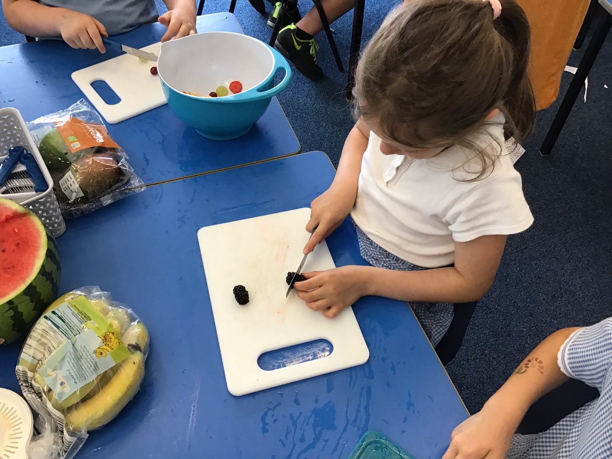 Last week Year 1 designed and made some fruit smoothies. They chopped and prepared the fruit they picked and blended it together. They all tried the smoothies they designed. <a href="/BattleHillPS/">Battle Hill Primary</a> <a href="/MissWattsBattl1/">Miss Watts</a>