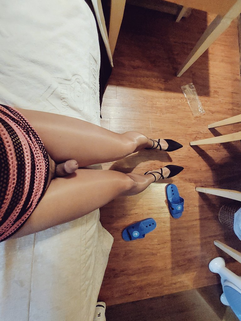 晚上有姊妹想外出晃晃的嗎？
限有女裝的姊妹喔！

今夜某公園，知道就知道。