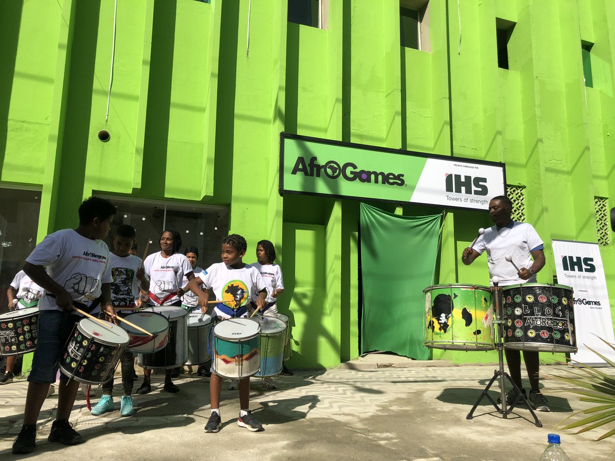 IHSTowers's tweet photo. This weekend #IHSBrazil and @AfroReggae were proud to open two brand new Afrogames Centers in Maré favela, Rio de Janeiro to provide ICT, games coding and English lessons to local residents. #BeyondtheTowers #connectivity #digitaleducation #ICT https://t.co/jC0xNjl2BJ