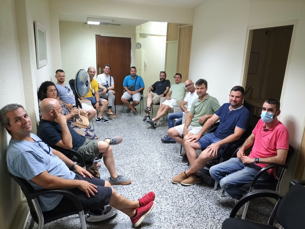 acencas's tweet photo. 🤝 Grupo de terapia de personas dadas de alta por ludopatía desde el año 2019. Este grupo se reunirá dos veces al año como recordatorio y reencuentro.

#ludopatía #adicción #adicciones #juego #adicciónaljuego #terapia #grupodeterapia #recordatorio #reencuentro #grupo #ACENCAS https://t.co/ua0ScHaPYt
