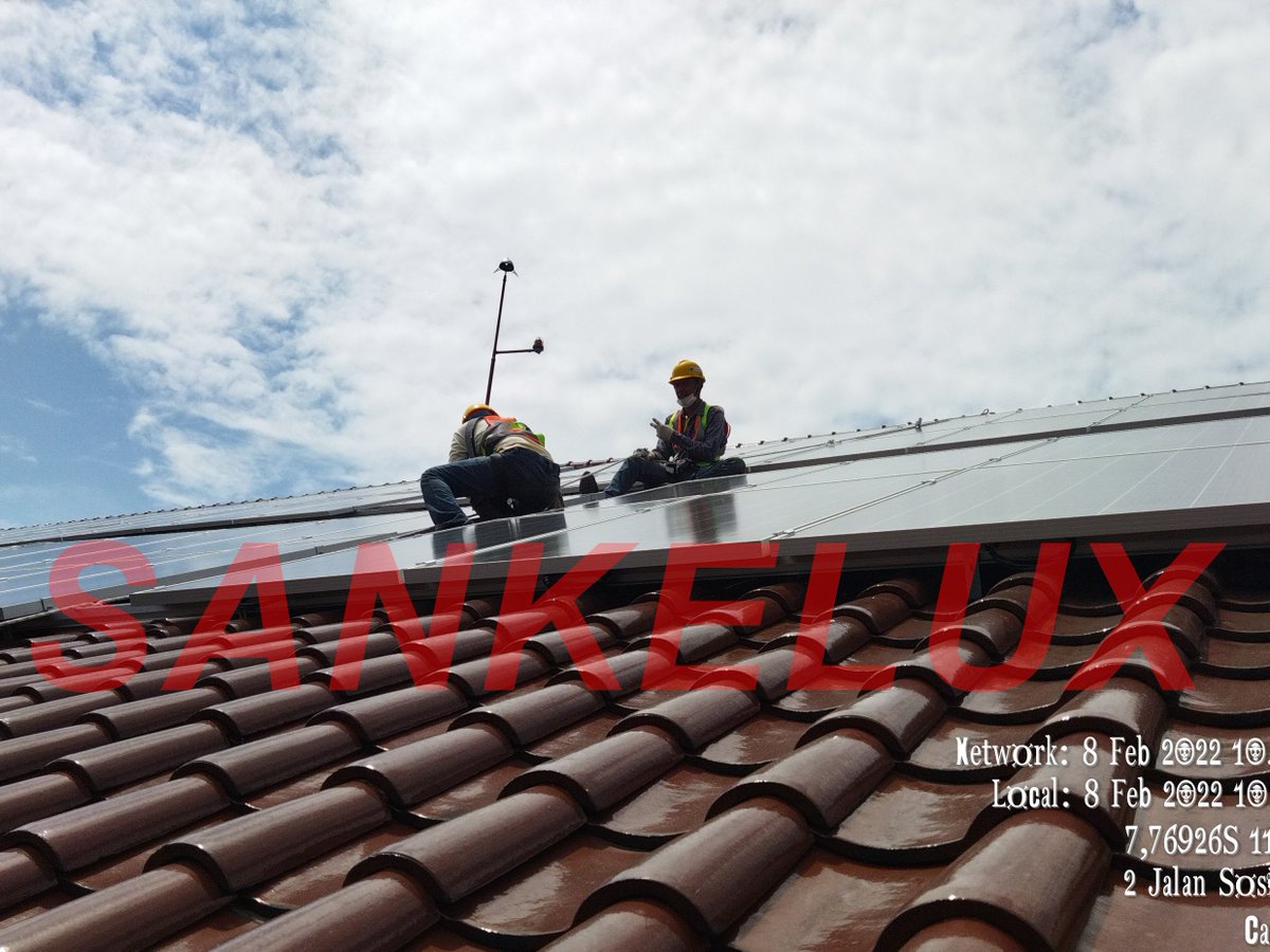 sankelux_'s tweet photo. Sistem solar panel dapat diterapkan di setiap rumah untuk menjadi pembangkit listrik mandiri atau yg biasa kita kenal dengan PLTS Rooftop SANKELUX
https://t.co/aX6BJlY6FK 
#solarpanel #pltsrooftop #energiterbarukan #hematenergi #SemuaJadiAman https://t.co/aS9rkWJq40
