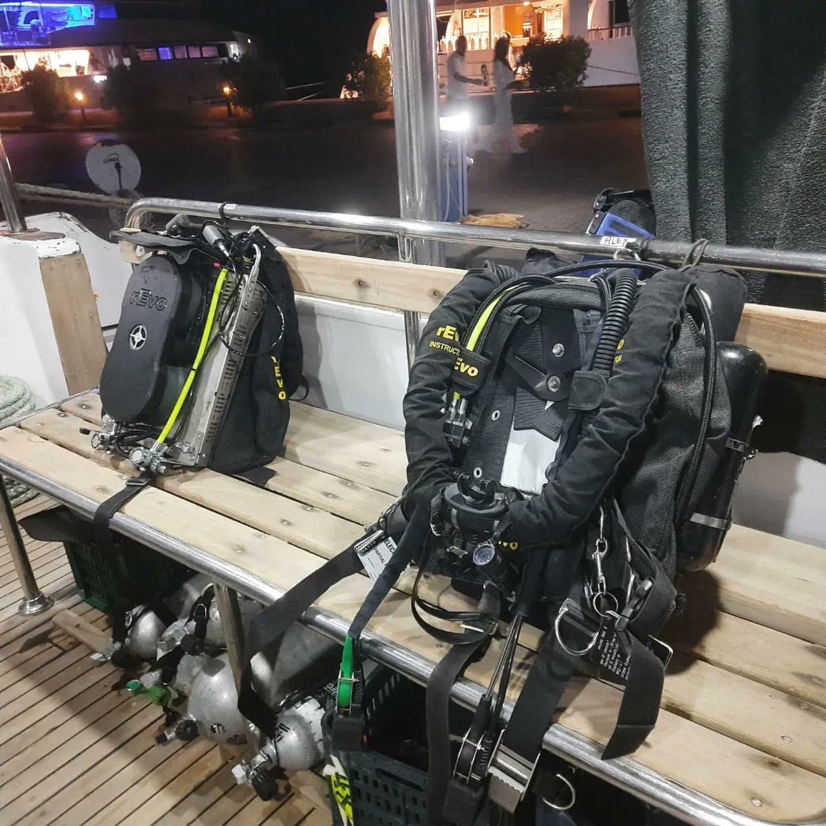 DivewithLegends's tweet photo. A true “bubble-free” week on Legends this week. We have @rEvoRebreathers JJ-CCR and some @diverite84 Optima Rebreathers. Want to properly explore the silent world? We’ve got you covered when you come #DivingwithLegends - Learn more at: https://t.co/qfKZA0SwsO https://t.co/Fwd6ypLVnC