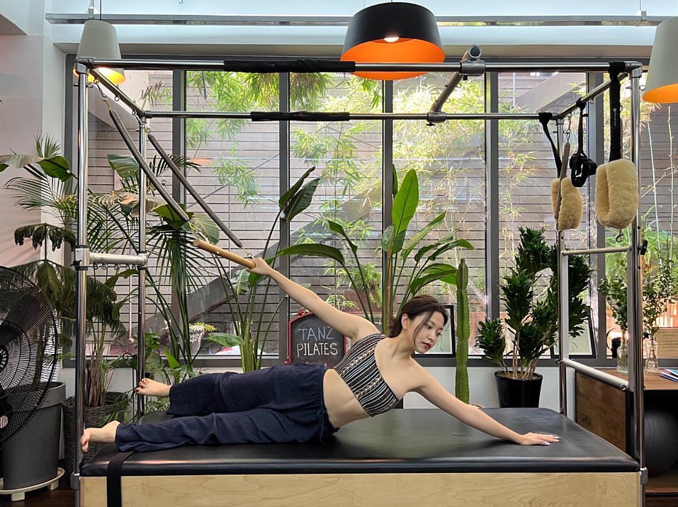cuteyeripics's tweet image. pilates girl