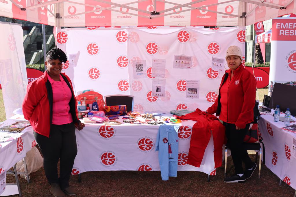 Vodacom's tweet photo. Through various initiatives today, we're supporting @JHBchildwelfare, @ReachForADream, @smilefoundation, @ACFS_Community and @CHOCfoundation today at the Festival Of Giving. #MandelaDay #ConnectForGood https://t.co/ICi2jJUueM