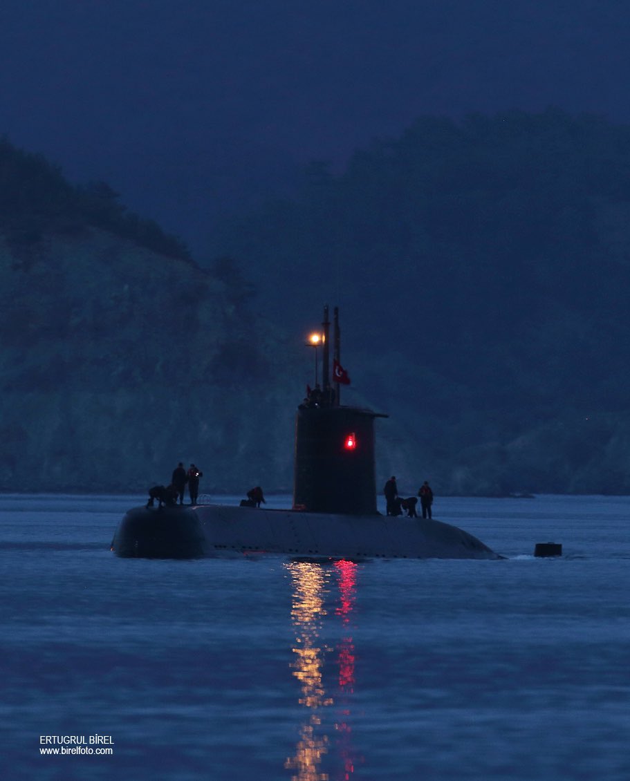 Sessiz ve derinden …
Kahraman Savaşçılarımızın Denizleri Sakin, Pruvaları Neta, Ufukları ve Bahtları Açık Olsun...
#mavivatan  #türkdenizkuvvetleri #mustafakemalatatürk