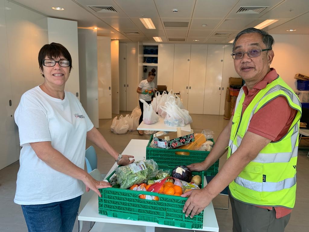 mobilefoodhub's tweet photo. It's #Monday and our wonderful volunteers continue to support us sort, pack and deliver our school #lunch packs. if you have a few hours to spare we could really use your support join our team of volunteers every Monday 11am -1pm https://t.co/NOy2EJ3XdE
#urbancommunityprojects https://t.co/sI7n2kCvO0