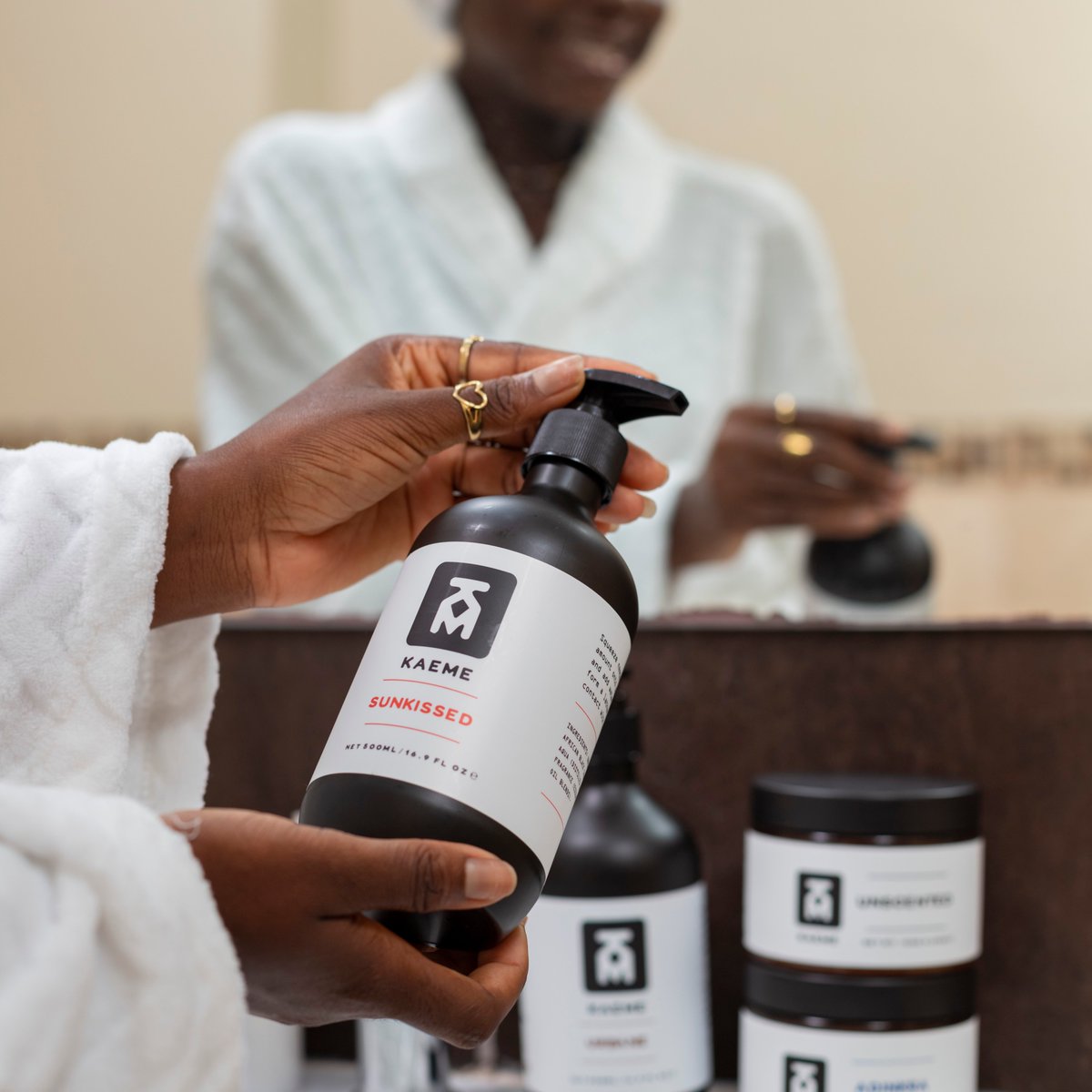 hellokaeme's tweet image. The goodness which comes with Sunkissed Sheabutter is also present in Sunkissed Black soap. Kaeme Black soap promotes healthy hair, rich in Vitamins A, E and has antioxidants. 

__
#hellokaeme #sheabutter #blacksoap #madeinghana #skincare #beauty #homedecor