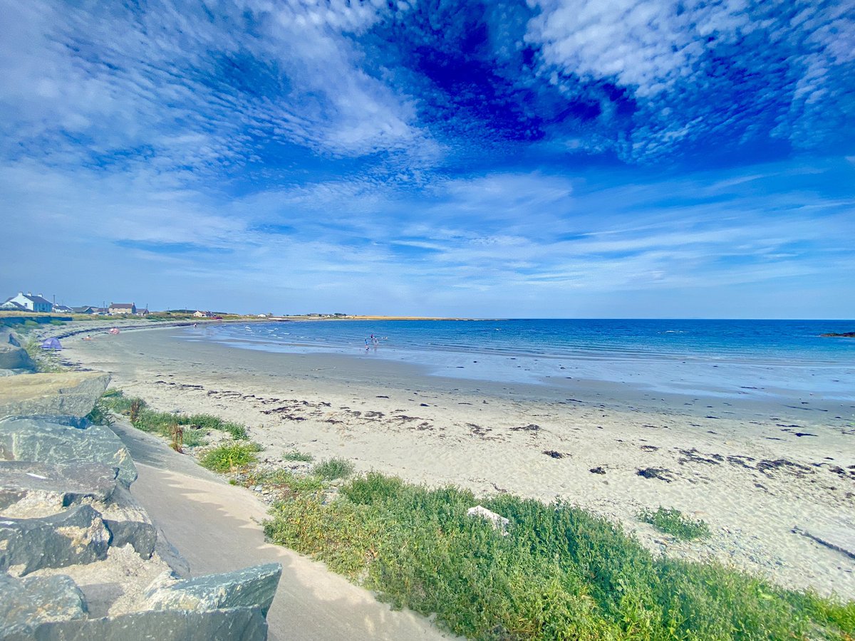 KerryGeddis's tweet photo. Glorious sunny Sunday at Knockinelder Beach ☀️🏖🏊🏼‍♀️🏊🏼‍♂️

#knockinelder #ardspininsula 

@NationalTrustNI 
@PensTourism 
@barrabest 
@WeatherCee 
@Louise_utv https://t.co/8KVuEODMJ1