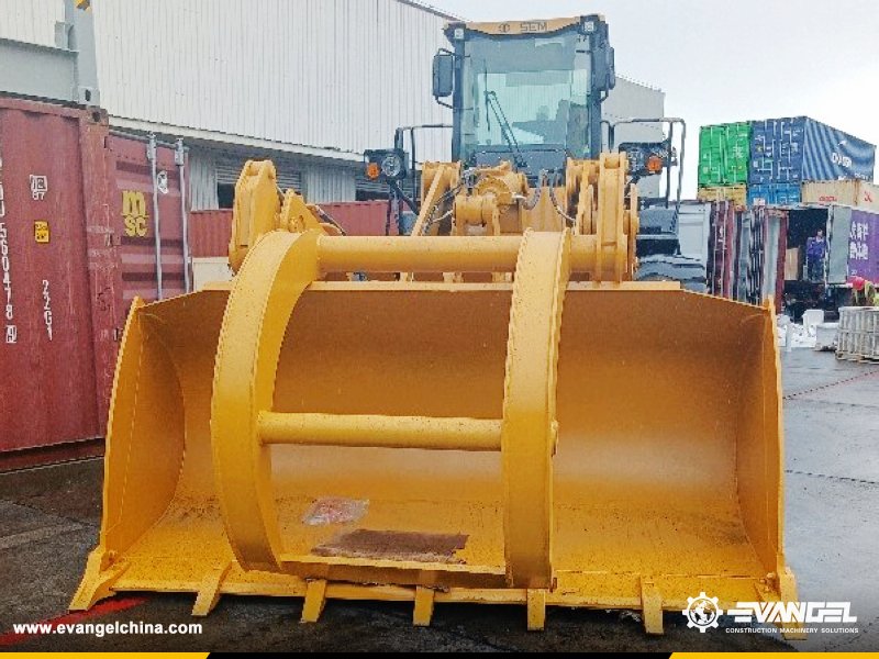 EvangelChina's tweet photo. #EVANGELExport >>1 Unit SEM Wheel loader #SEM655D⛴The United State
Rated Load: 5000kg
Bucket Capacity: 2.7-4.5m3
Wheel Base: 3200mm
Rated Power: 162kW
Get Your PRICE LIST Now 🫰>>sales@evangelchina.com
#SEM #wheelloader #heavyequipment #construction #machinery #semwheelloader https://t.co/N7OfqqP4Cy