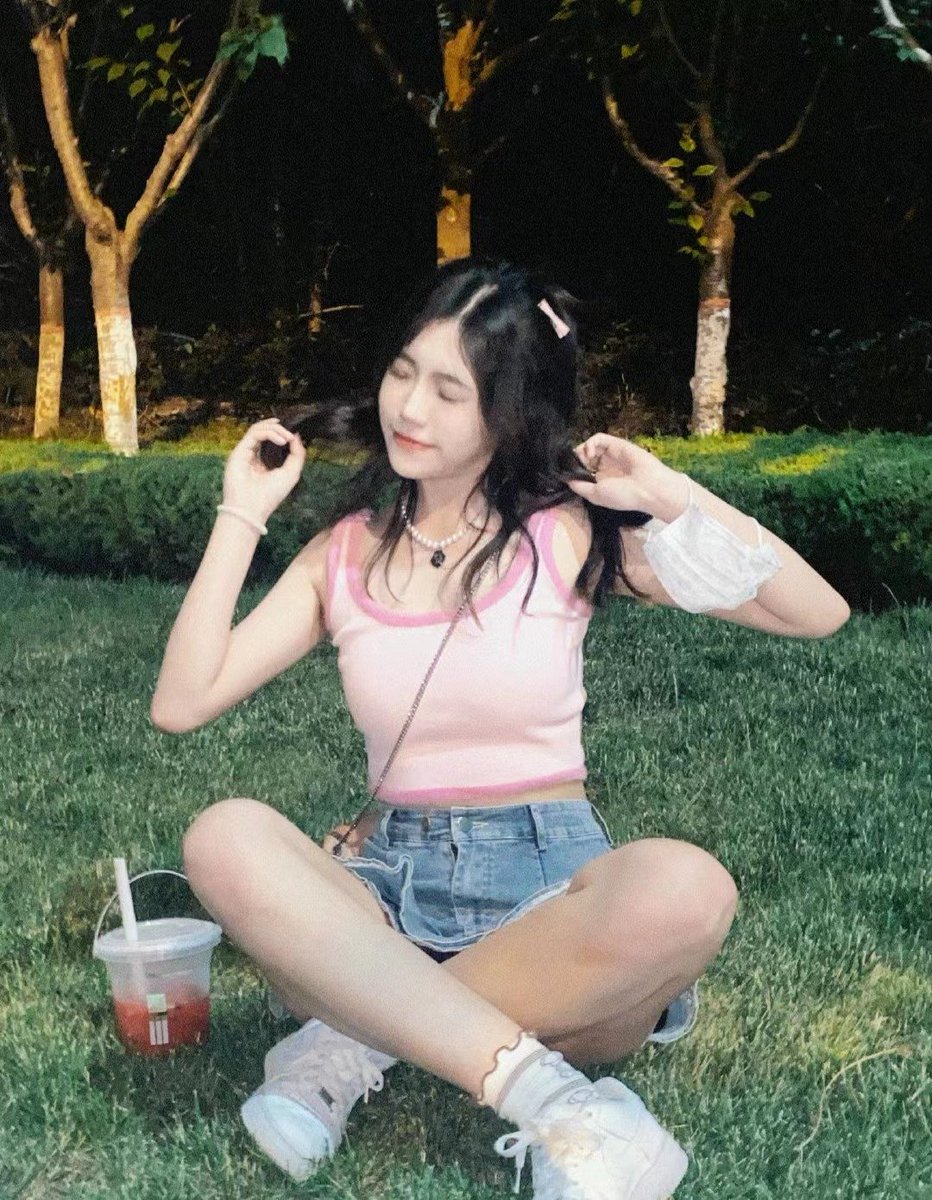 作为一个三年的库里粉 
希望库里剩下的几年健康的度过自己的职业生涯 

#篮球 #库里 #互关