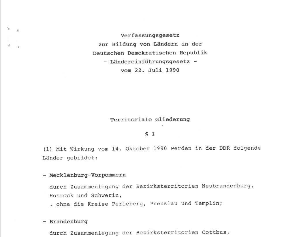 #otd: Das 'Ländereinführungsgesetz' vom 22.07.1990 legt die 'Bildung von Ländern' in der #DDR fest; überliefert im Bestand DA 1-Volkskammer der DDR im #dasBundesarchiv; wiedervereinigung.bundesarchiv.de/sites/default/…