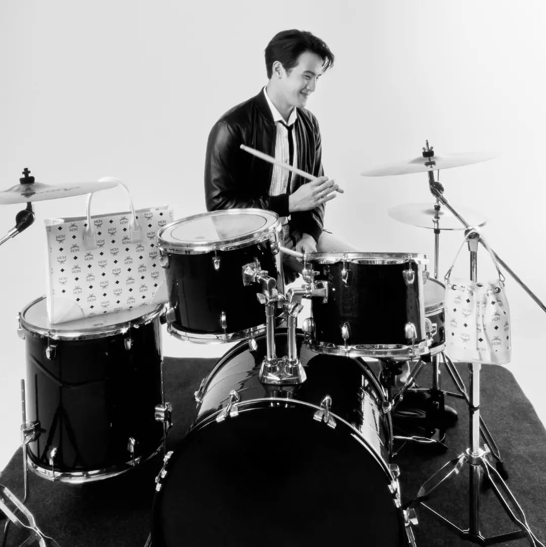 tuktikneko's tweet photo. 😎🤘Rock ‘n’ roll 🎤 #mcmthailand
#เจมส์มาร์ #แต้วณัฐพร https://t.co/ZWyNAbvTr8