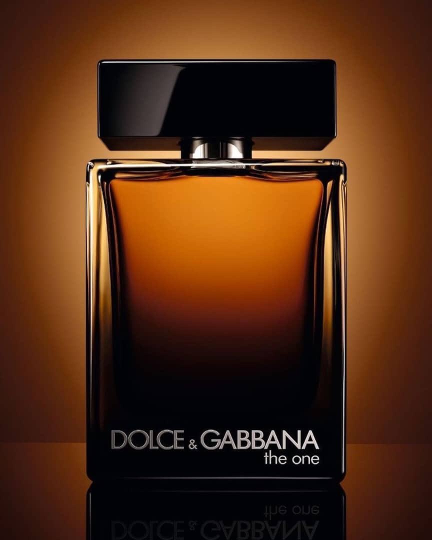 quinn_tope's tweet photo. Dolce and Gabbana The One

Woody, sweet, seductive and spicy.
Top notes: Grape fruit, basil and coriander; 

Middle notes are ginger, cardamom and orange blossom 

Base notes : Amber, tobacco and cedar 

100ml EDP

50,000 naira

Please RT🙏 https://t.co/iihLMxdmxL