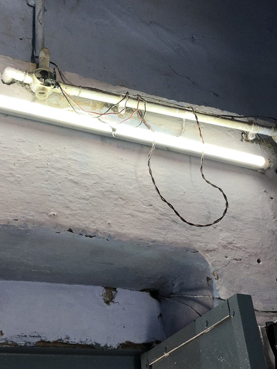 devendra3344794's tweet photo. @enggcnlbkn @PublicBkn @drmbikaner @RailMinIndia @GMNWRailway It has been a long time after the complain has been lodged verbally and written complaint is filed but then also no solution has been provided.The responsible dept. ELECTRICAL has no time for us. https://t.co/ejXcIFmVoY