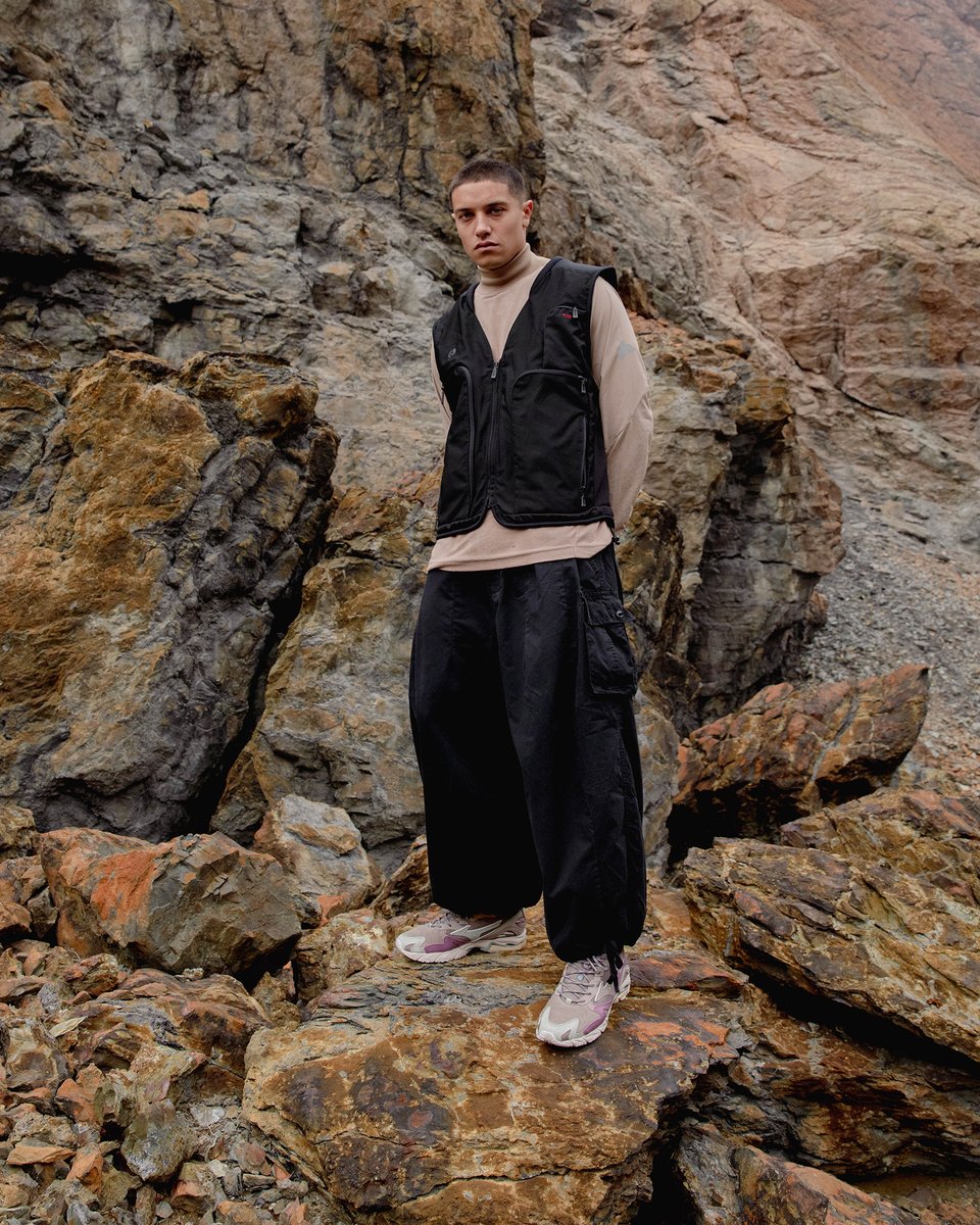 Footpatrol_ldn's tweet photo. Continuing our 20th anniversary celebrations this year we have joined creative forces with Mizuno to reinvent their iconic Wave Rider 10 silhouette. Read more here https://t.co/weI0uA8mrD
#Footpatrol #TEAMFP #Mizuno #Mizuno WaveRider10Rust #FPSelects https://t.co/XAuFficS6Q