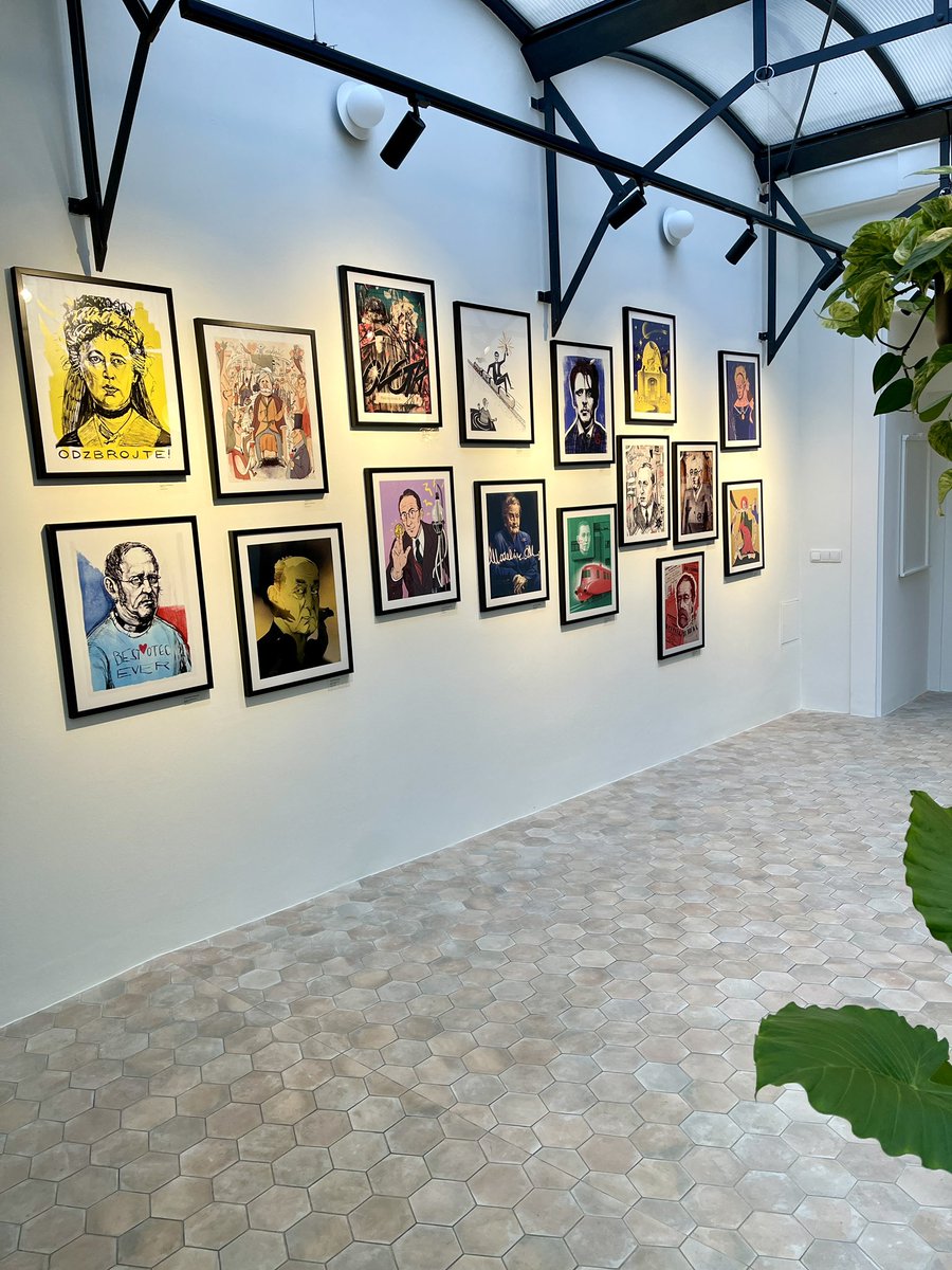 Mojebohema's tweet photo. Nová výstava ilustrací v naší galerii. Vítej Historické okénko 💙. #galerie #vystava #ilustrace #historickeokenko #okenkozdomova #mojebohema https://t.co/Gm3PeQ3Puo