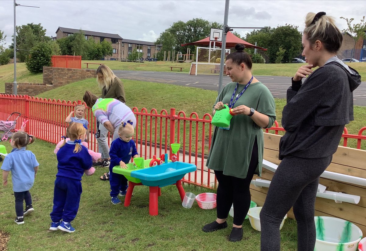 oli_primary's tweet photo. Here are some more photos from our stay and play in the 2 Year Old Room #olicommunity https://t.co/js1IXe3Dud