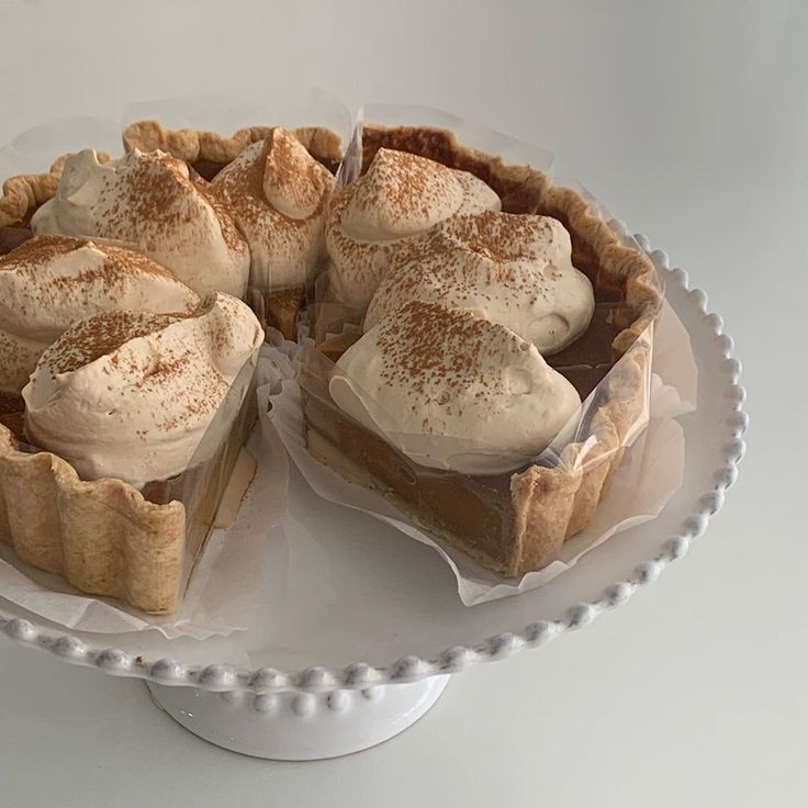 coffeetherapy_'s tweet photo. 𝑷edido: combo  —  minha bela dama.

𝘥𝘦: 🍓.

𝘱𝘢𝘳𝘢: @Zhongli73240131.

└  você é como o pôr–do–sol. ainda te odeio.  ┐ https://t.co/gTbNDeAMcc