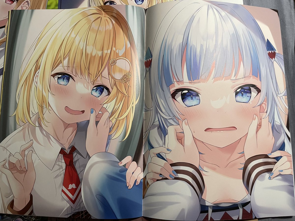 _teddydore's tweet photo. also suuuuper super happy i got to meet @hitsukuya and pick up a signed holomyth book :) i was worried that going on sunday there wouldn’t be more left 🥳 i absolutely love ur art @hitsukuya it took me so much courage to come up to u i almost cried in awe hehe 😝 https://t.co/oBwQK52RtW