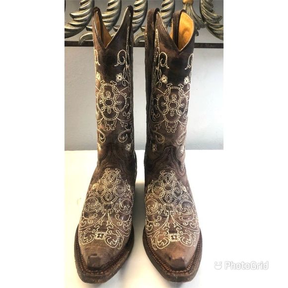 jaciewells1's tweet photo. So good I had to share! Check out all the items I'm loving on @Poshmarkapp #poshmark #fashion #style #shopmycloset #lillypulitzer #oldnavy #corral: https://t.co/8ZvTT7xryo https://t.co/XESHYGBDTn
